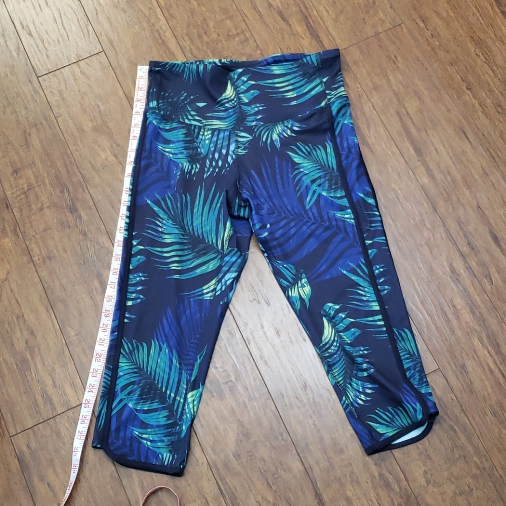Capri tropical workout pants like new
